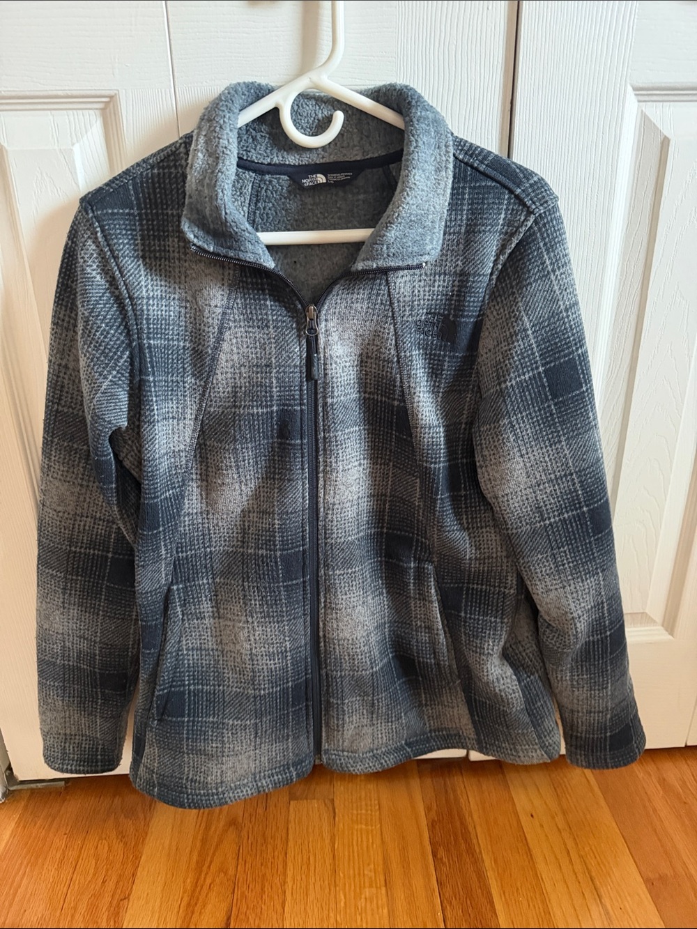 The North Face Women's Gray Plaid Full-Zip Fleece Jacket